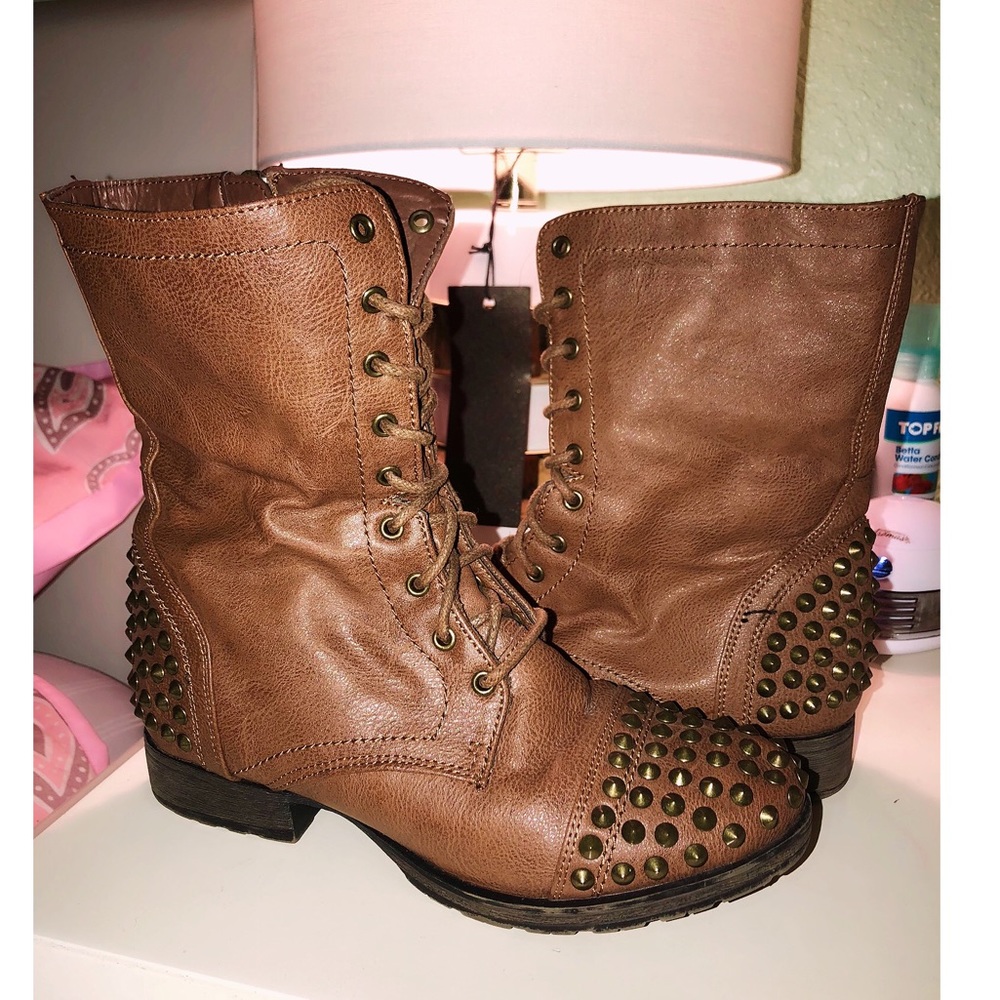Breckelle’s studded combat boots size 5 1/2